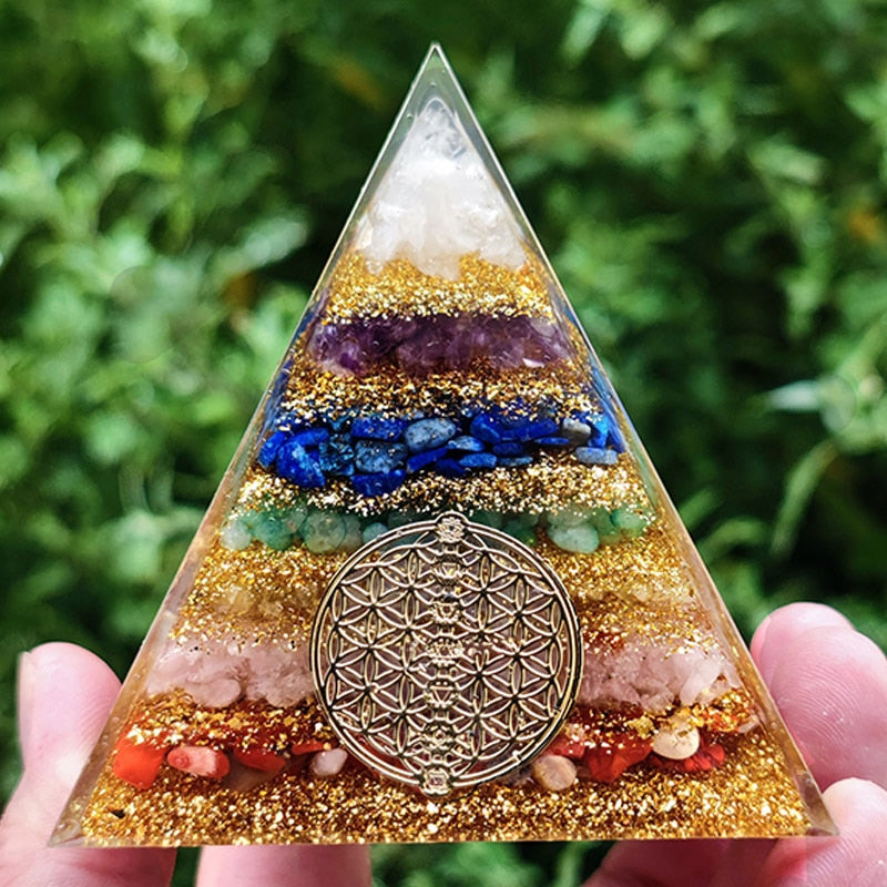 Pirâmide Orgonite - Aura Divina 7 Chakras